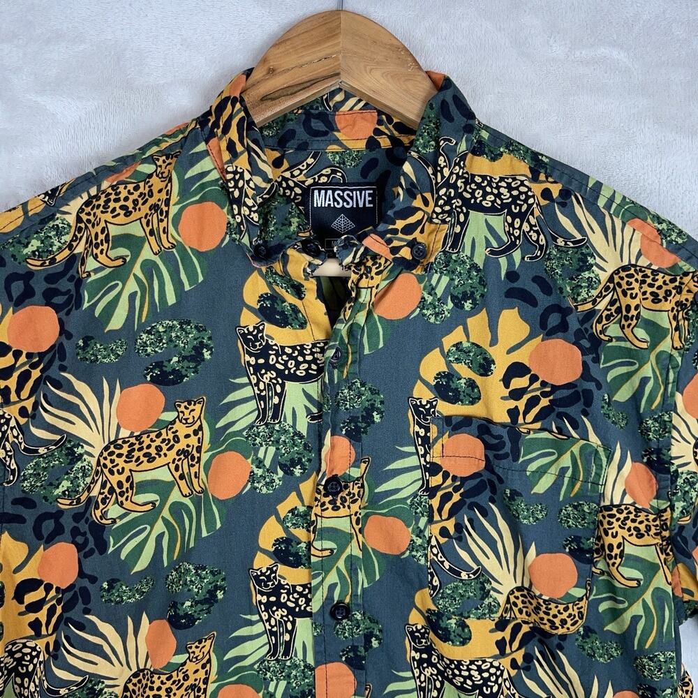 Massive Cheetah AOP Men Size M Tropical Short Sleeve Button Down Shirt Safari